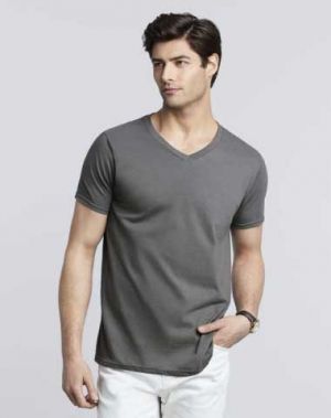 64V00 Gildan Men's Softstyle V-Neck T-Shirt