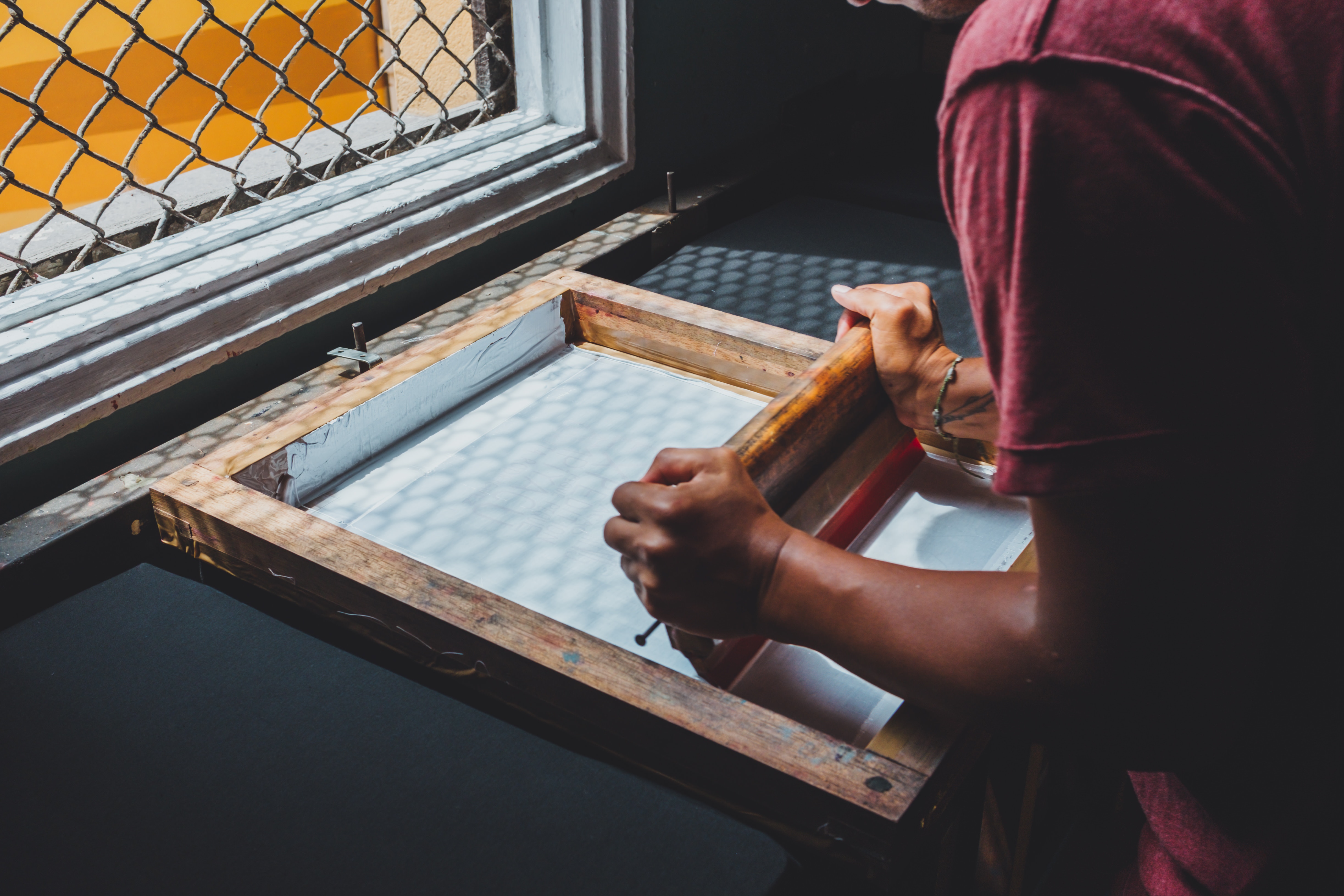 FAQ: What's the Difference Between Manual and Automatic Screen Printing?
